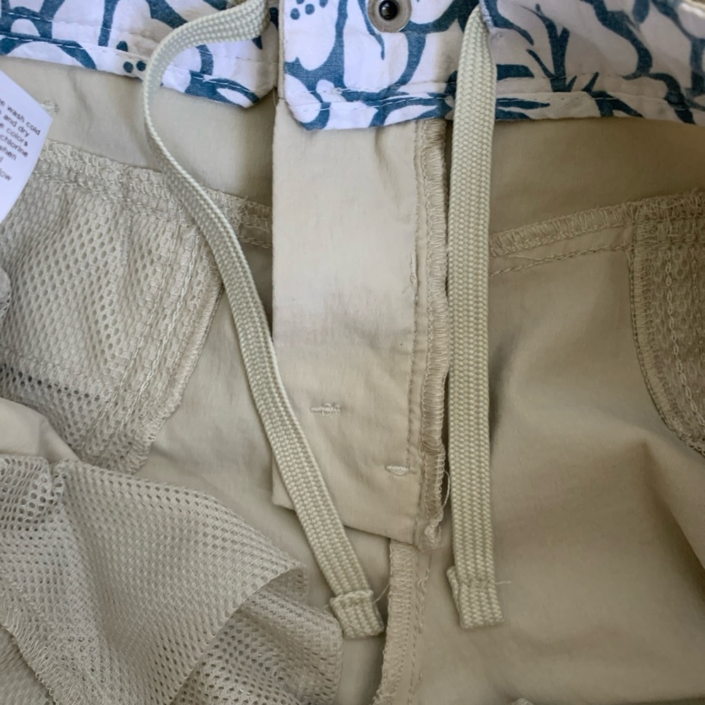 Athleta size 10 Bermuda length hiking shorts beige/khaki - Picture 3 of 4